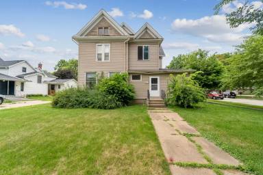 Main picture of 1103 Main St