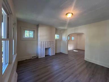 Main picture of 2434 Hazelton St