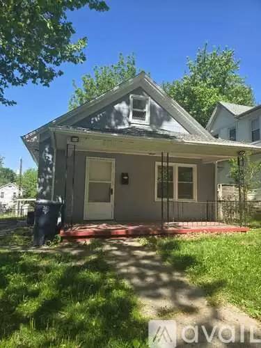 Main picture of 310 N Oakley Ave