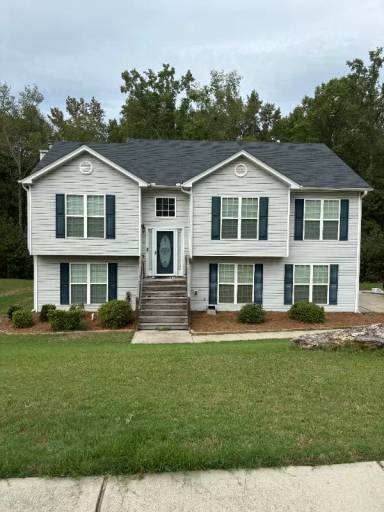 Main picture of 587 Embassy Walk