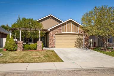 Main picture of 2154 E Swift Water Dr