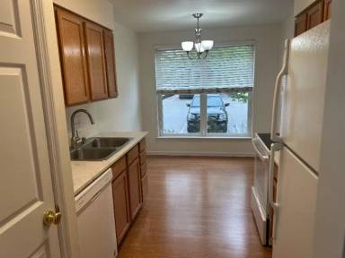 Main picture of 1924 Greenglen Dr