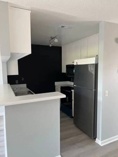 Main picture of 115 W Briar Dr
