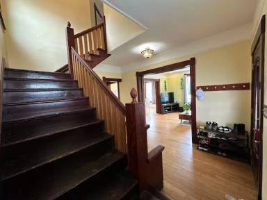 Main picture of 4704 N Lacey St