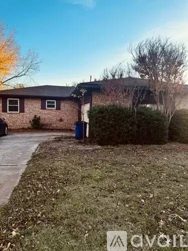 Main picture of 1209 E Virginia Ave