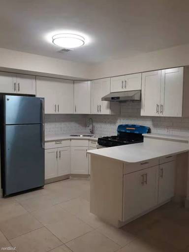 Main picture of 1321 Rockland Ave
