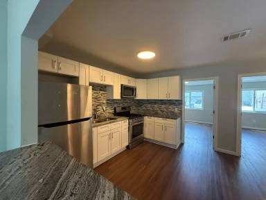 Main picture of 555 Kent St
