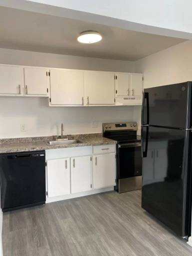 Main picture of 2165 Crain Hwy