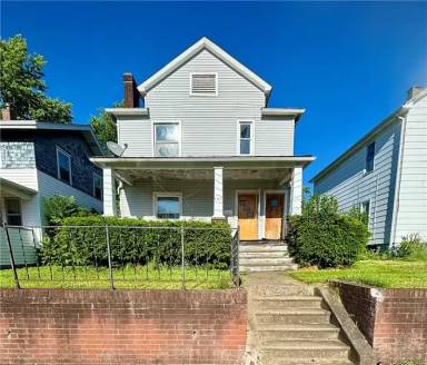 Main picture of 647 Spruce Ave