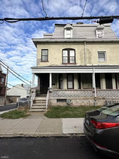 Main picture of 347 Oakland Ave