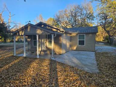 Main picture of 2518 N Weller Ave