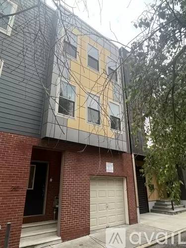 Main picture of 210 Sears St