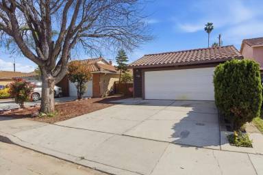 Main picture of 576 Mekler Dr