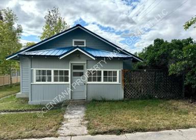Main picture of 410 1st St W