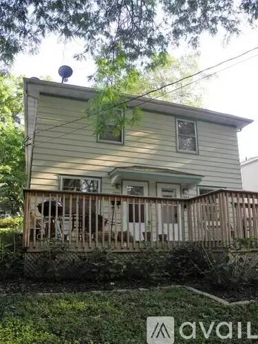 Main picture of 1949 Heath Ave