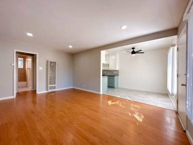 Main picture of 531 N Marengo Ave
