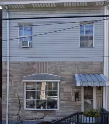 Main picture of 5164 Carnegie St