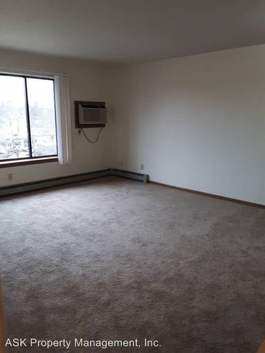 Main picture of 131 E Cedar St