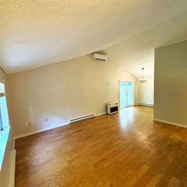 Main picture of 9 Oakview Dr