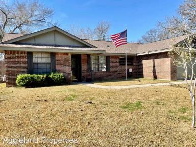 Main picture of 2906 Adrienne Dr