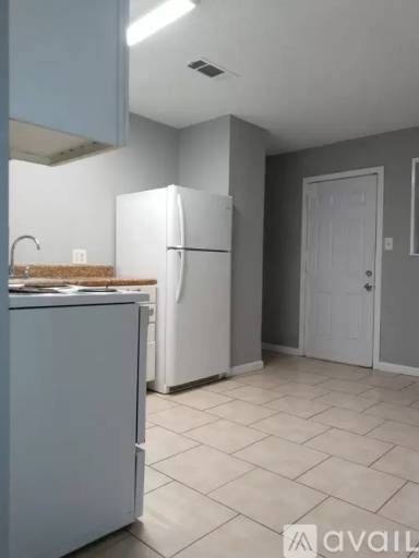Main picture of 7613 Newton Dr
