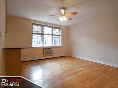 Main picture of 625 W Wrightwood Ave Apartments