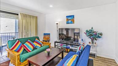 Main picture of 10167 Camino Ruiz