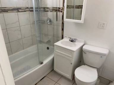 Main picture of 1313 W Huron St