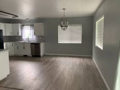 Main picture of 915 W Dee Ct