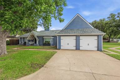 Main picture of 15625 Terrace Lawn Cir