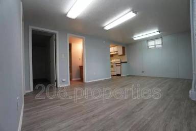 Main picture of 1229 S Lincoln Ave
