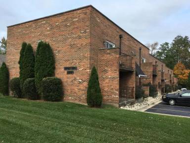 Main picture of 914 School St