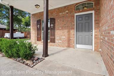 Main picture of 537 Shady Oaks Trl