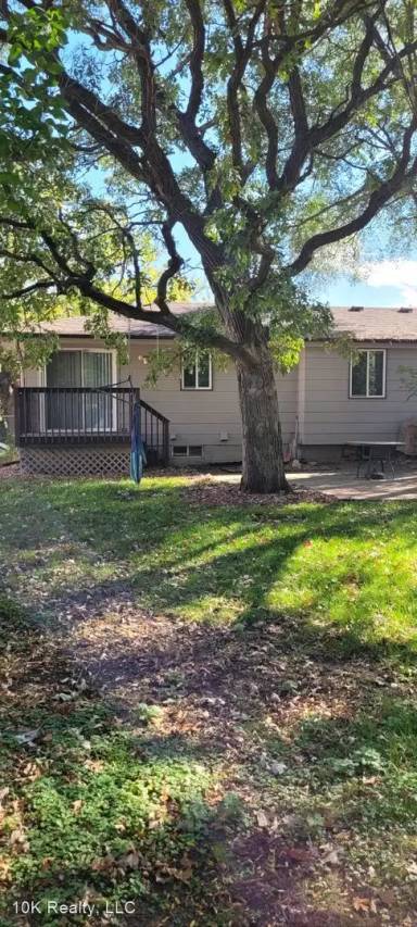 Main picture of 10922 Dahlia St NW