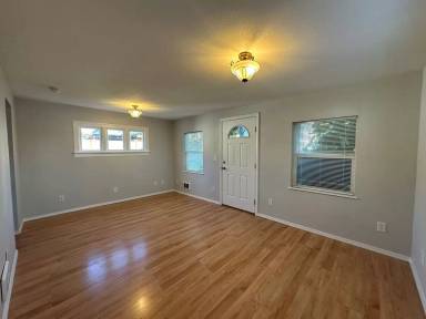 Main picture of 2220 Summit Ave