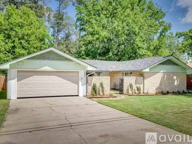 Main picture of 807 Rochelle Ave