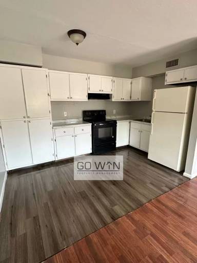 Main picture of 9202 N 12th St