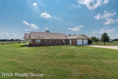 Main picture of 1811 Kinyon Rd