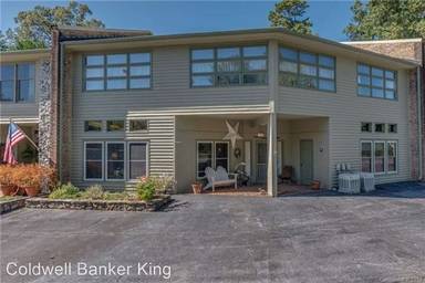 Main picture of 251 Carolina Dr