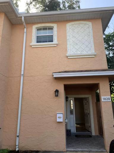 Main picture of 1820 Garvin St