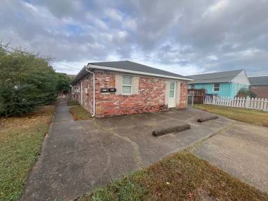 Main picture of 9515 19th Bay St