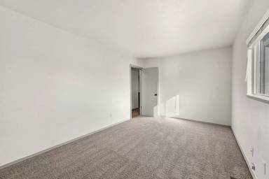 Main picture of 330 Putnam Dr