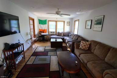 Main picture of 27 Thurston St