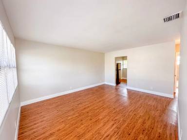 Main picture of 821-825 3rd St