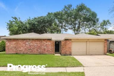 Main picture of 20014 Lions Gate Dr