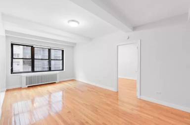 Main picture of 401 E 57th St