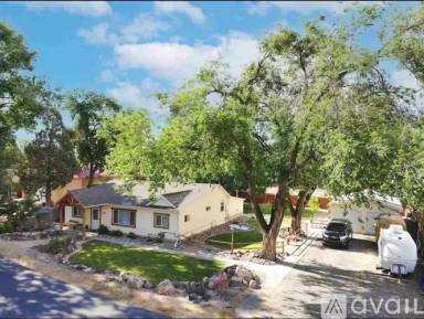 Main picture of 225 Walnut Ave