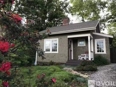 Main picture of 16 Courtland Ave