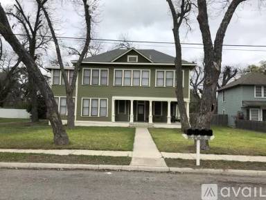 Main picture of 222 W Mesquite Unit Unit St