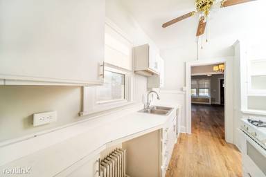 Main picture of 4 Plum Ave